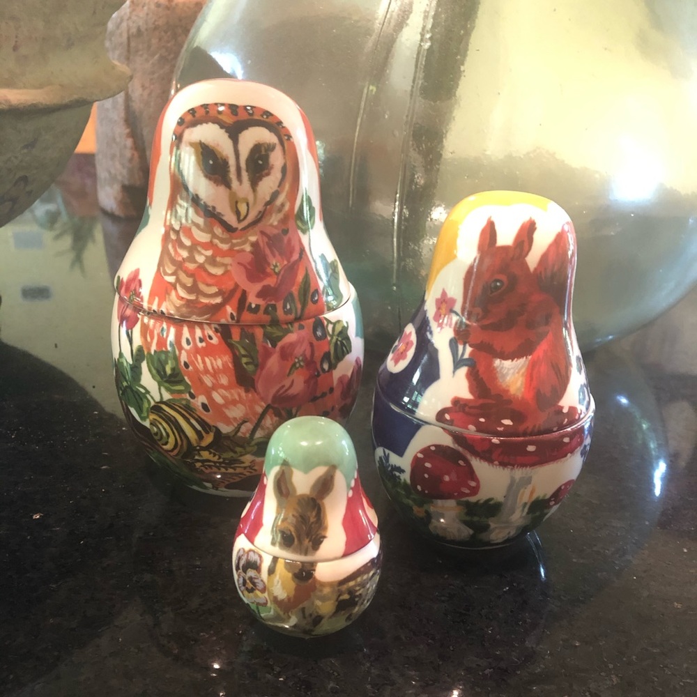 Anthropologie precious nesting measuring cups!
